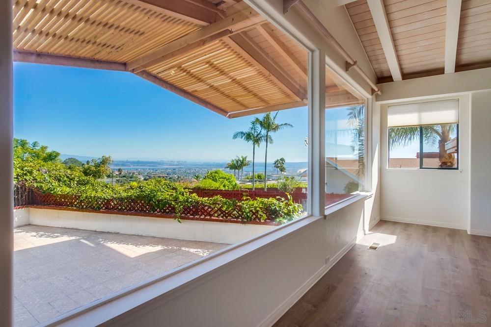 Detail Gallery Image 8 of 45 For 1145  La Jolla Rancho Road, La Jolla,  CA 92037 - 4 Beds | 4 Baths