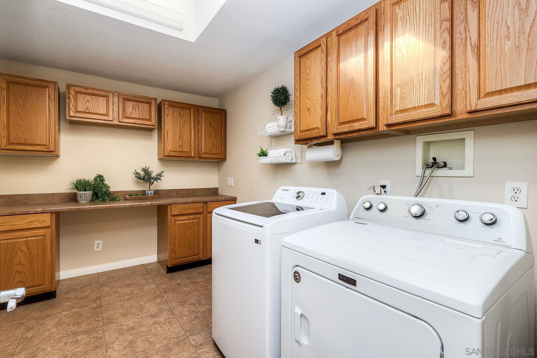 Detail Gallery Image 17 of 42 For 2935  Lloyd St, San Diego,  CA 92117 - 4 Beds | 3/1 Baths