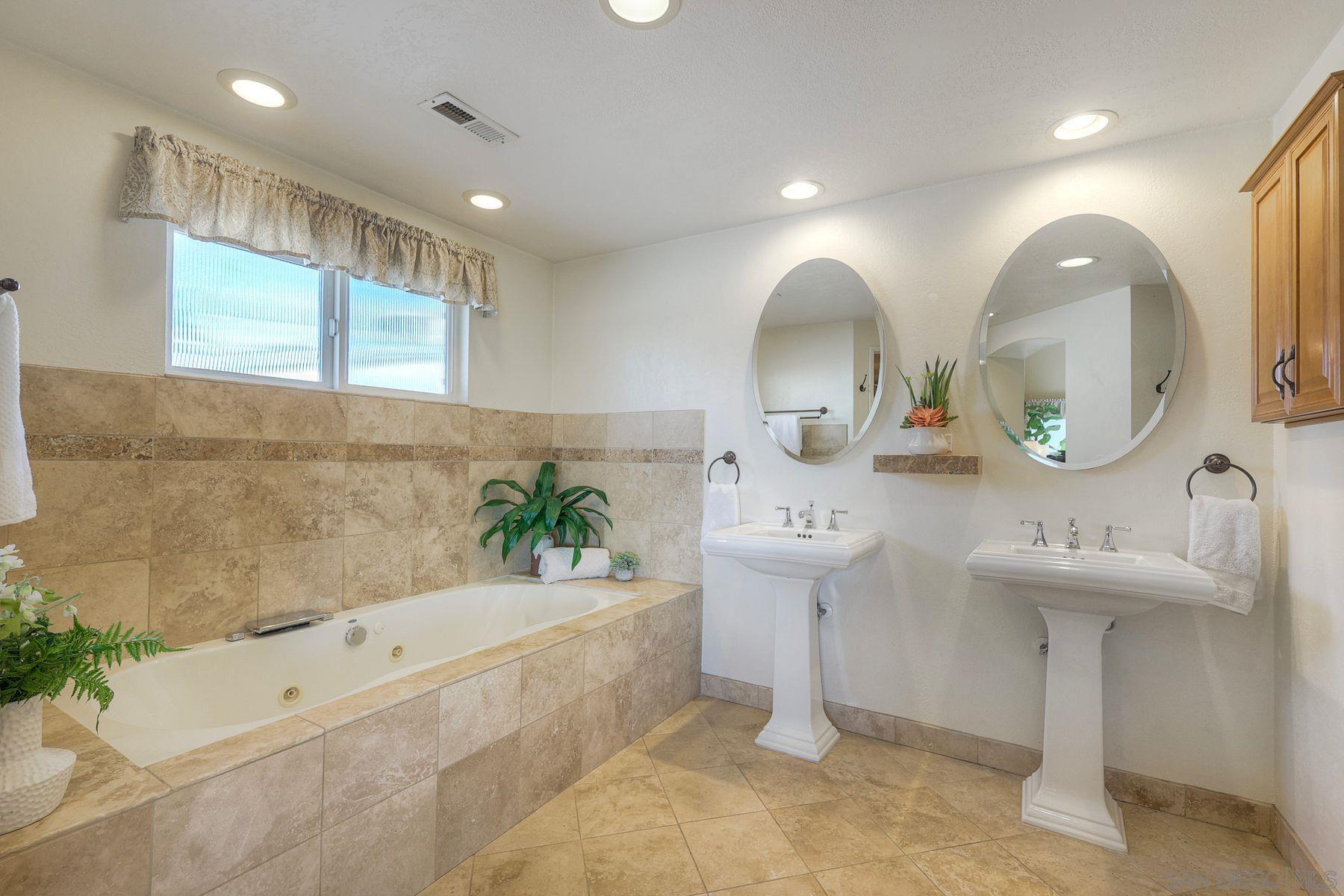 Detail Gallery Image 28 of 42 For 2935  Lloyd St, San Diego,  CA 92117 - 4 Beds | 3/1 Baths