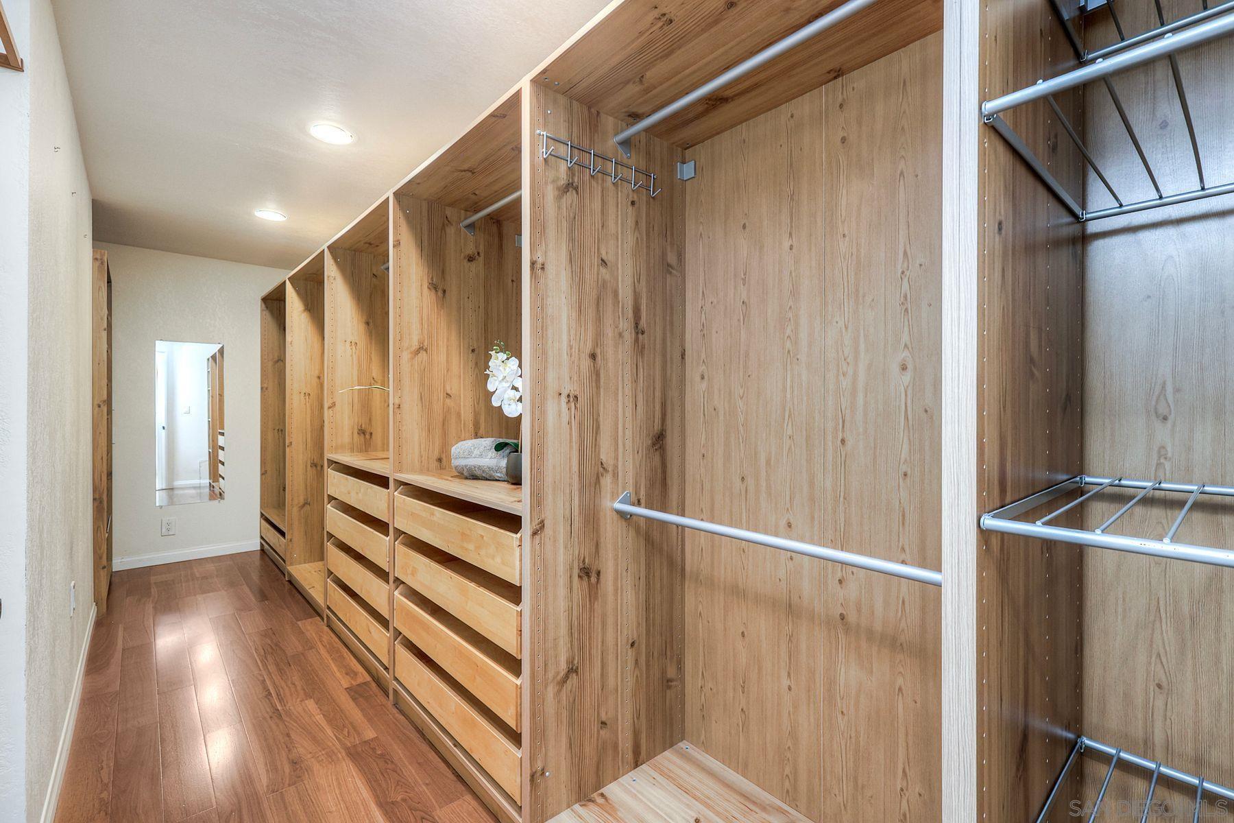 Detail Gallery Image 29 of 42 For 2935  Lloyd St, San Diego,  CA 92117 - 4 Beds | 3/1 Baths