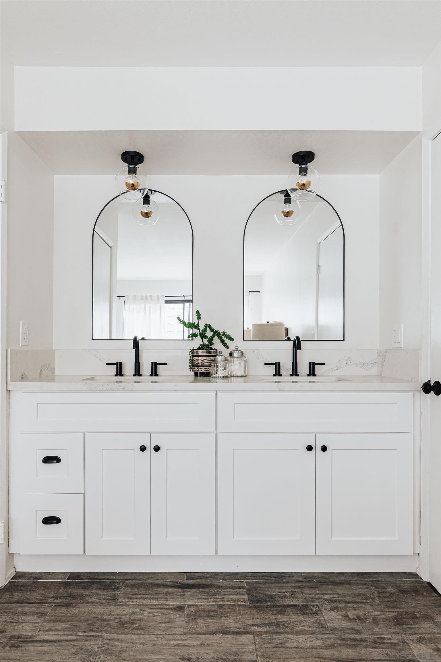 Detail Gallery Image 26 of 50 For 4652  Don Lorenzo Dr  a,  Los Angeles,  CA 90008 - 3 Beds | 3 Baths