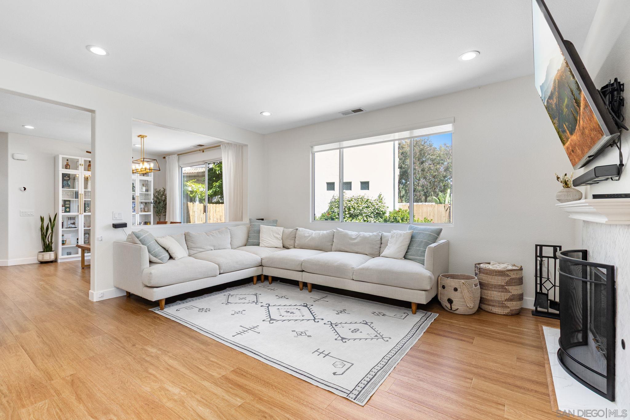 Detail Gallery Image 13 of 36 For 11799  Westview Pkwy, San Diego,  CA 92126 - 5 Beds | 3 Baths