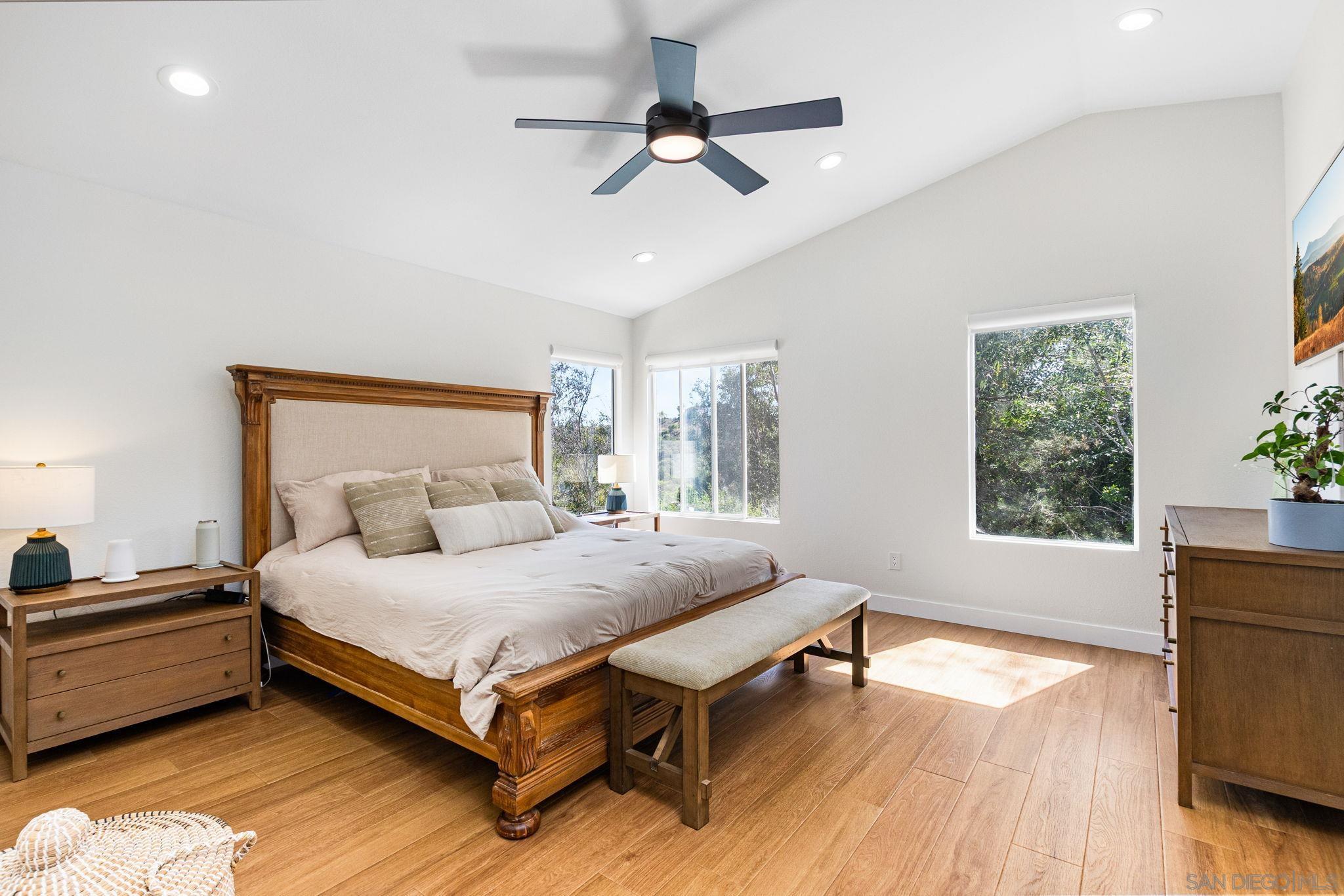 Detail Gallery Image 16 of 36 For 11799  Westview Pkwy, San Diego,  CA 92126 - 5 Beds | 3 Baths