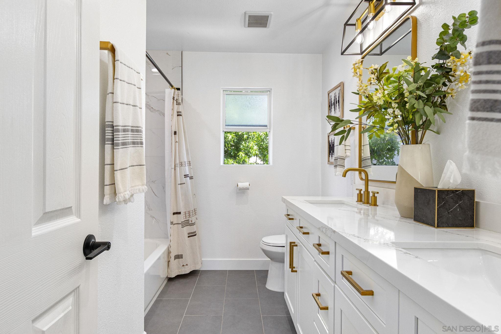 Detail Gallery Image 23 of 36 For 11799  Westview Pkwy, San Diego,  CA 92126 - 5 Beds | 3 Baths