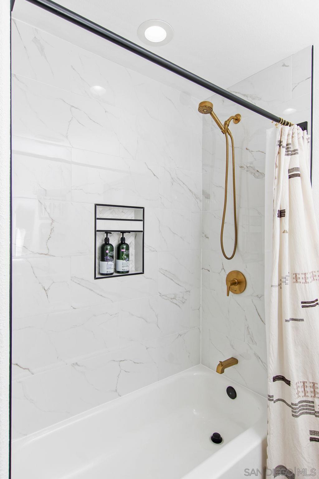 Detail Gallery Image 24 of 36 For 11799  Westview Pkwy, San Diego,  CA 92126 - 5 Beds | 3 Baths