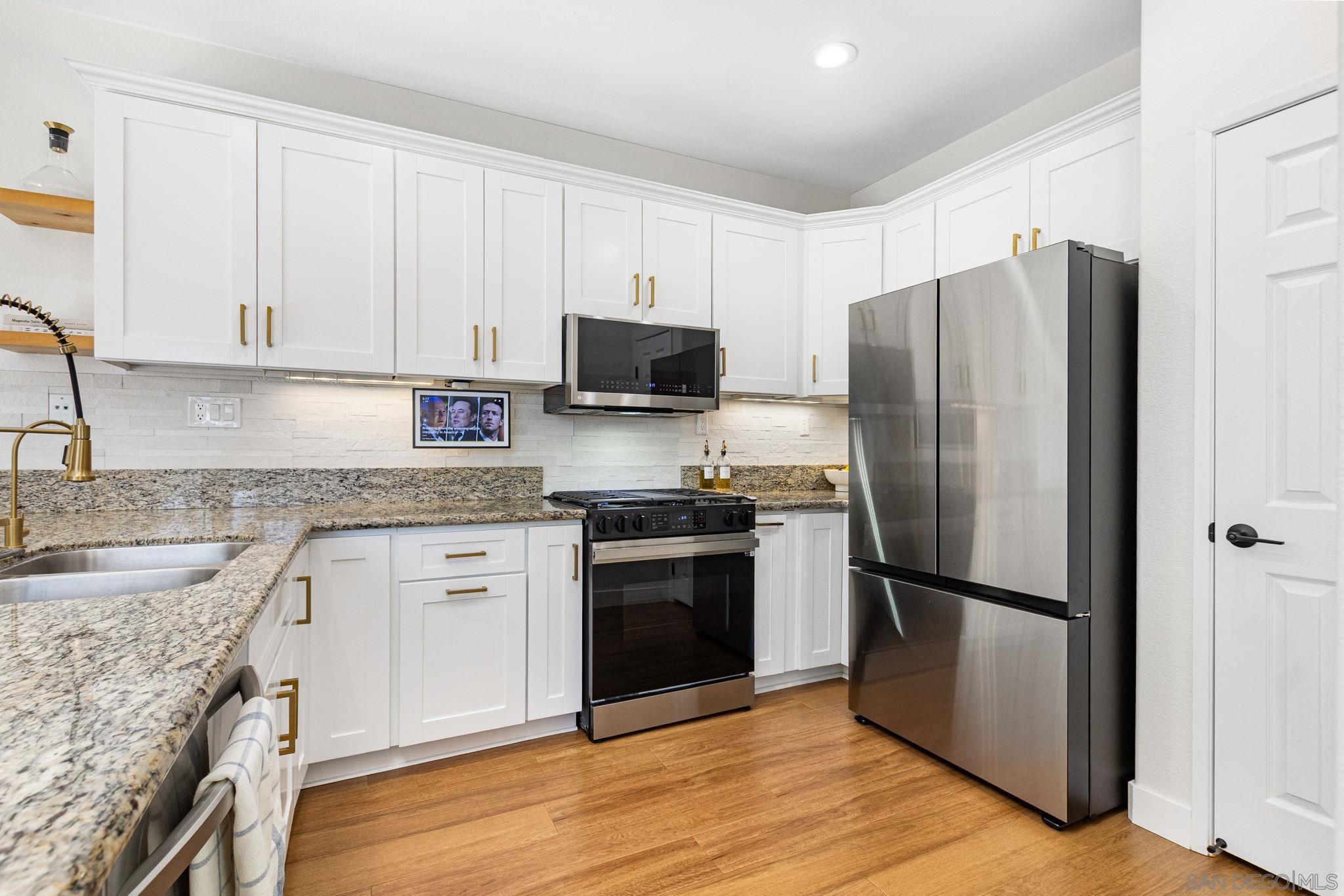 Detail Gallery Image 9 of 36 For 11799  Westview Pkwy, San Diego,  CA 92126 - 5 Beds | 3 Baths