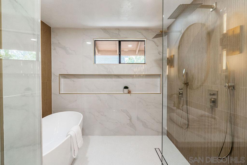 Detail Gallery Image 38 of 75 For 2606  Galicia Way, Carlsbad,  CA 92009 - 5 Beds | 3/1 Baths