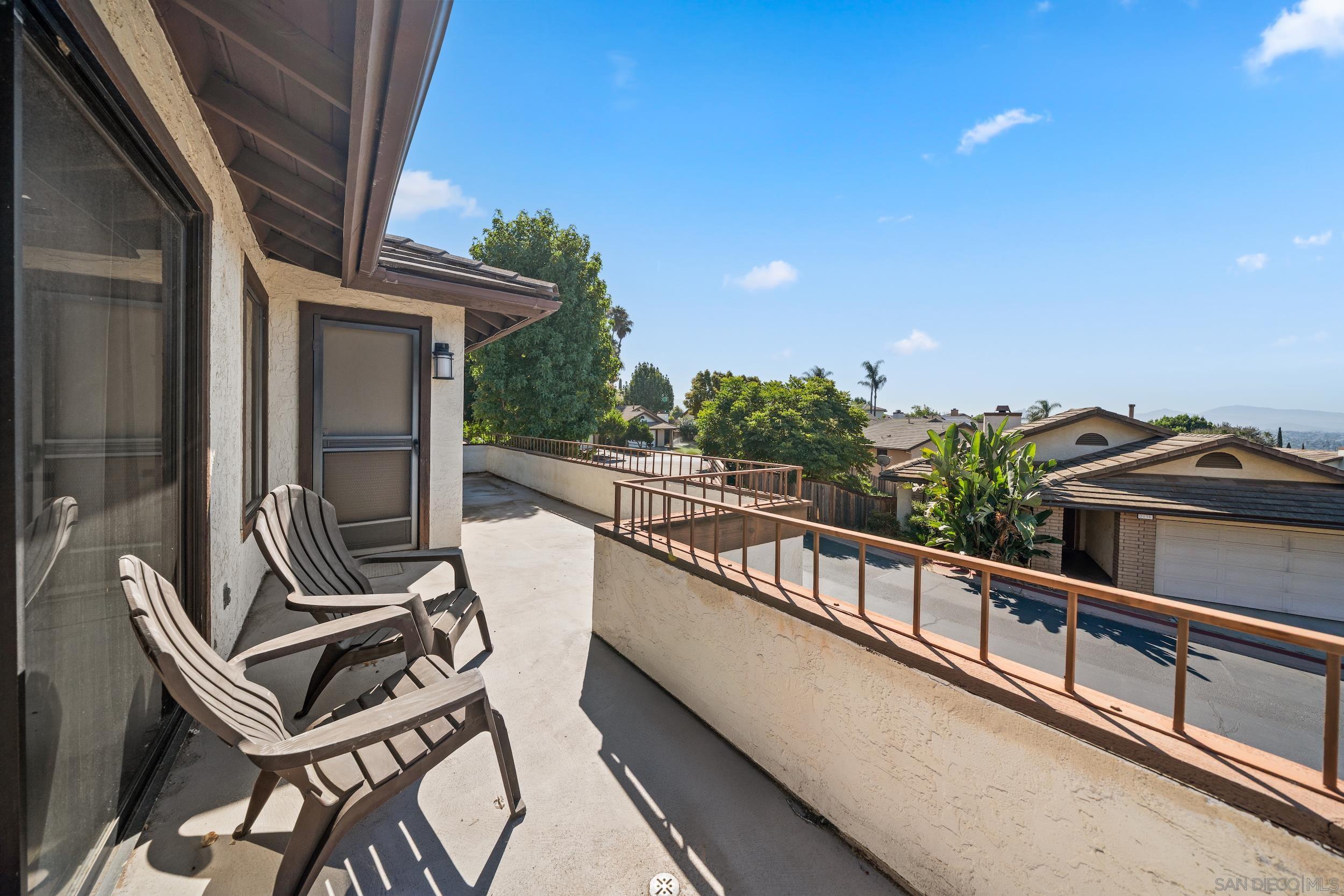 Detail Gallery Image 20 of 33 For 2041  Woodland Gln, Escondido,  CA 92027 - 3 Beds | 3 Baths