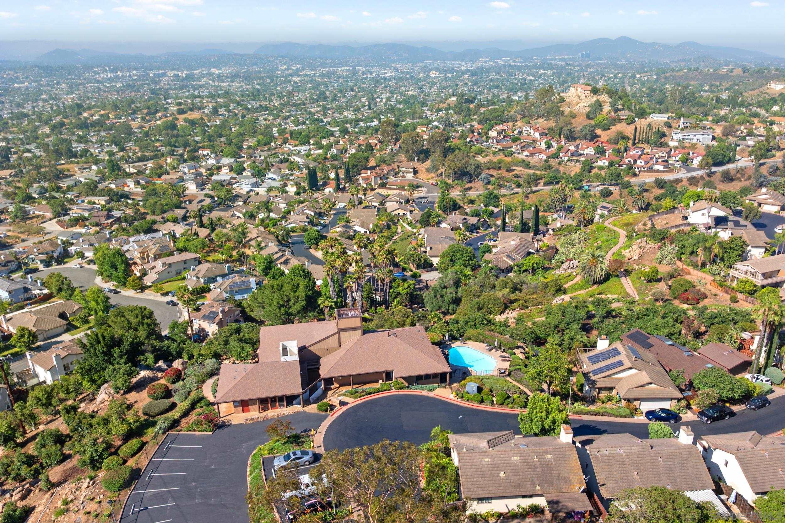 Detail Gallery Image 24 of 33 For 2041  Woodland Gln, Escondido,  CA 92027 - 3 Beds | 3 Baths