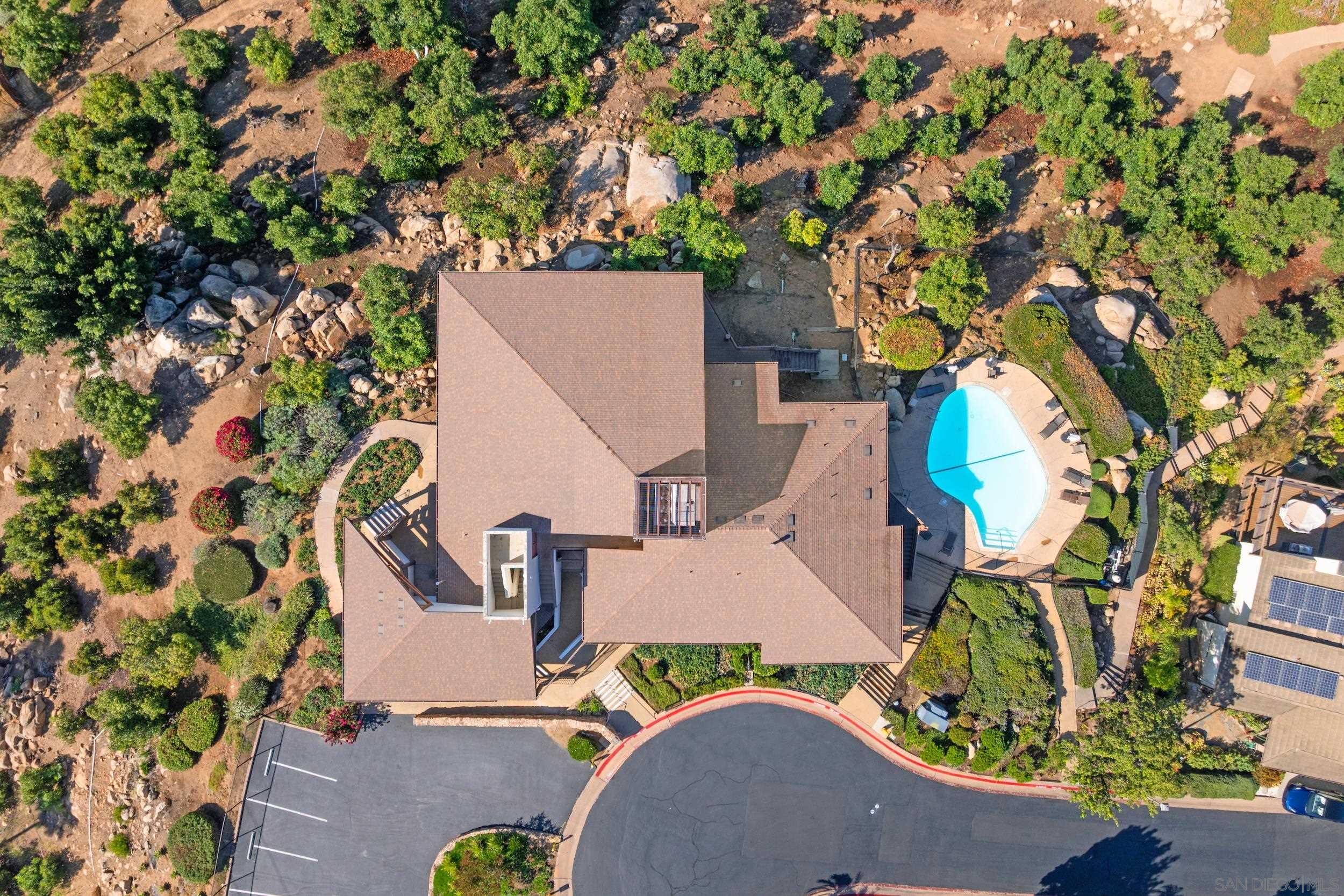 Detail Gallery Image 25 of 33 For 2041  Woodland Gln, Escondido,  CA 92027 - 3 Beds | 3 Baths