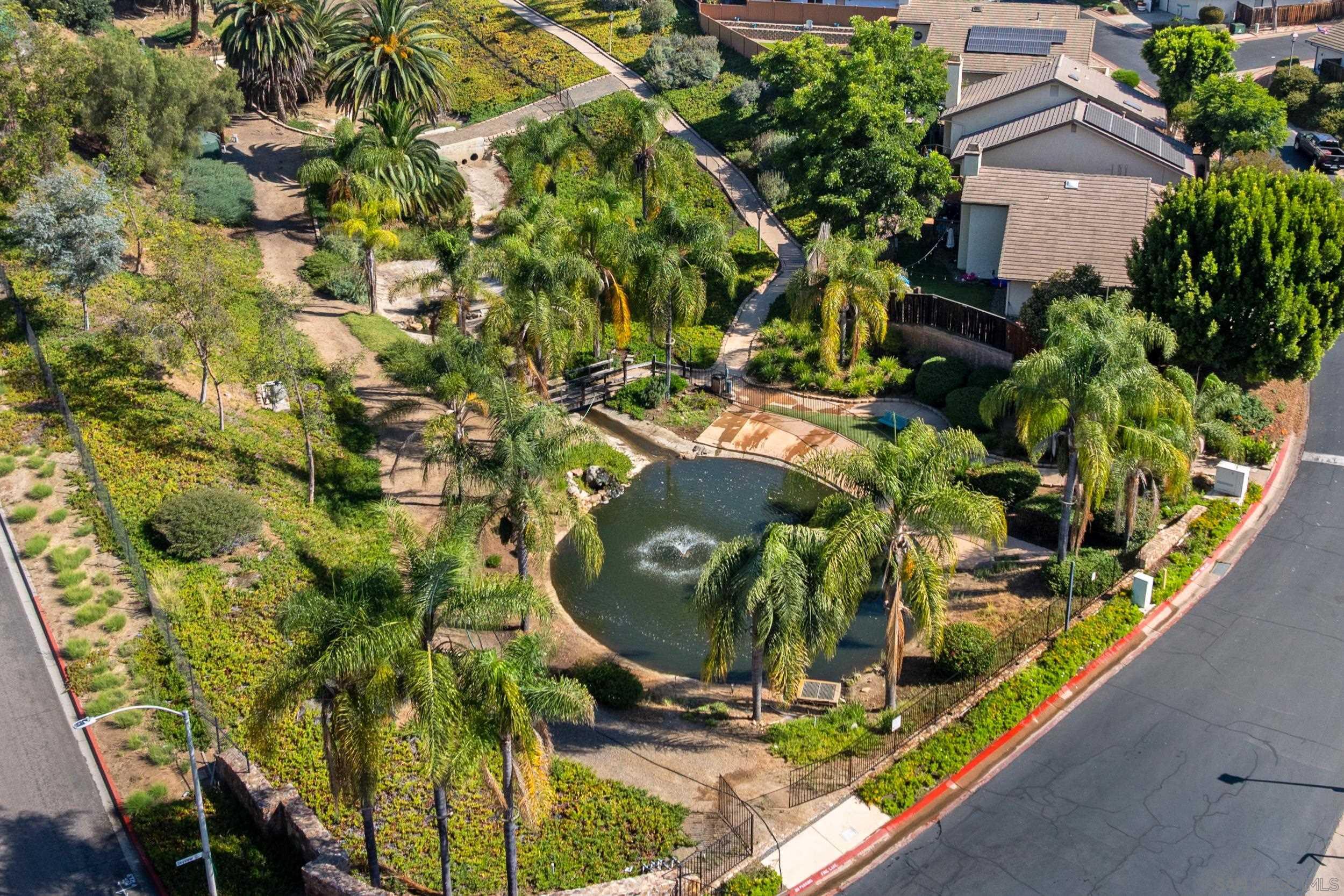 Detail Gallery Image 27 of 33 For 2041  Woodland Gln, Escondido,  CA 92027 - 3 Beds | 3 Baths