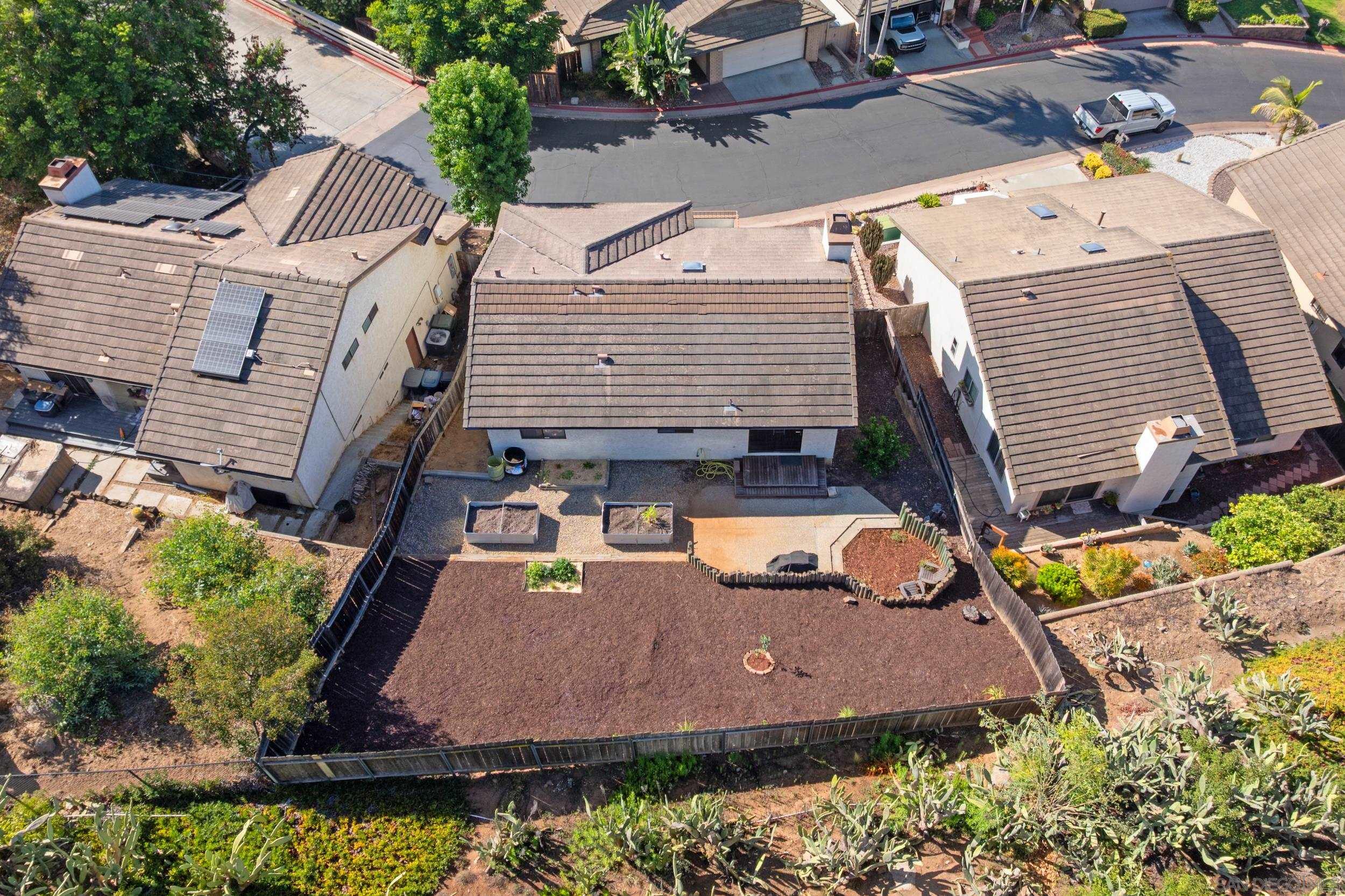 Detail Gallery Image 33 of 33 For 2041  Woodland Gln, Escondido,  CA 92027 - 3 Beds | 3 Baths