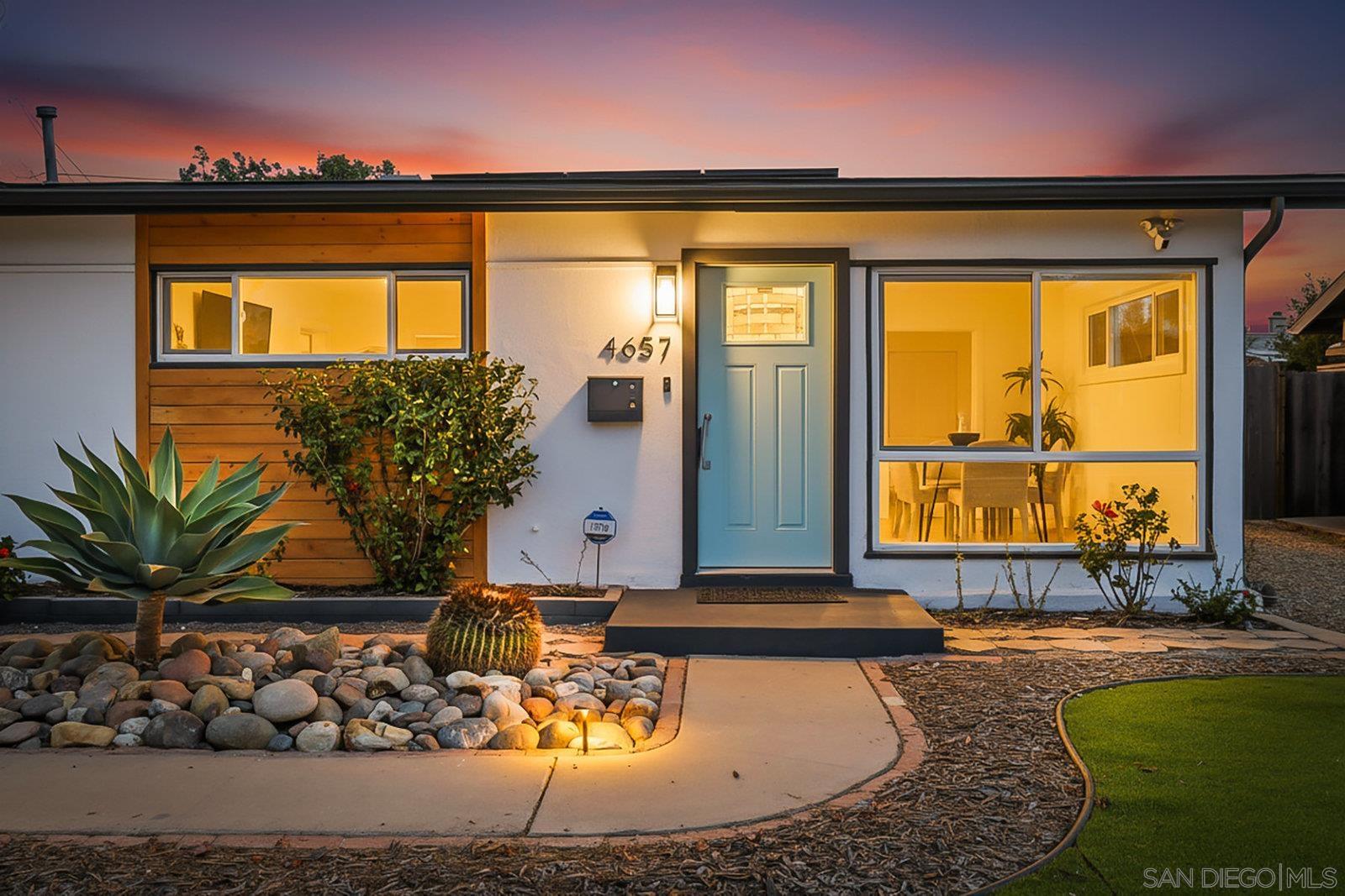 Detail Gallery Image 5 of 42 For 4657  Pocahontas Ave, San Diego,  CA 92117 - 3 Beds | 2 Baths