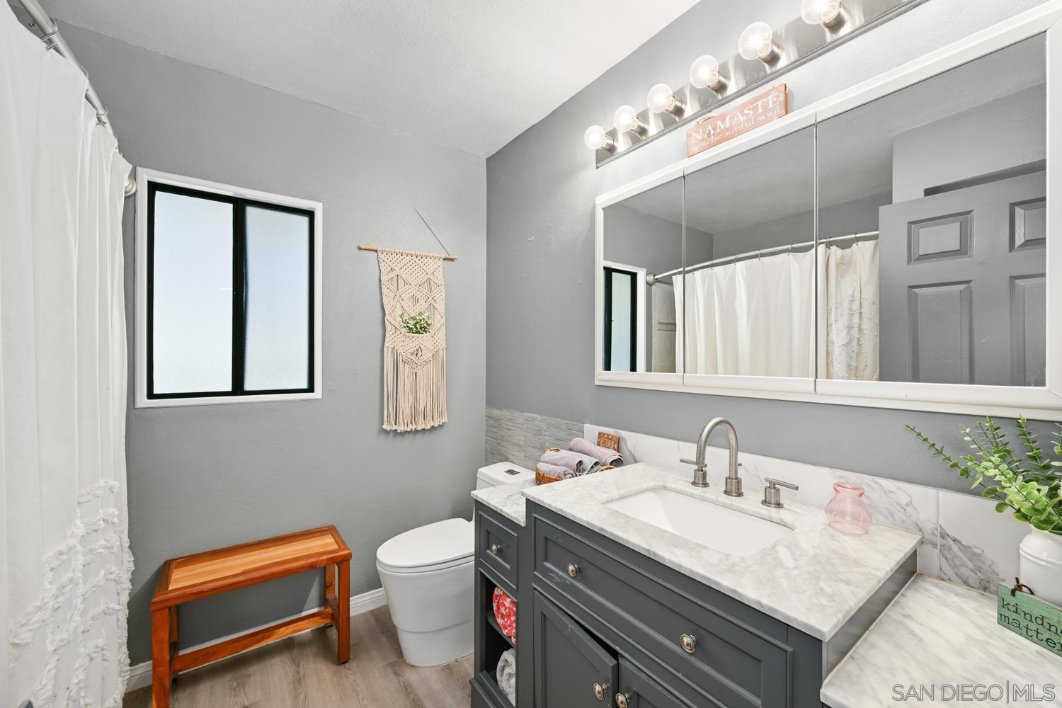 Detail Gallery Image 16 of 34 For 26138  Jesmond Dene Rd, Escondido,  CA 92026 - 3 Beds | 2/1 Baths