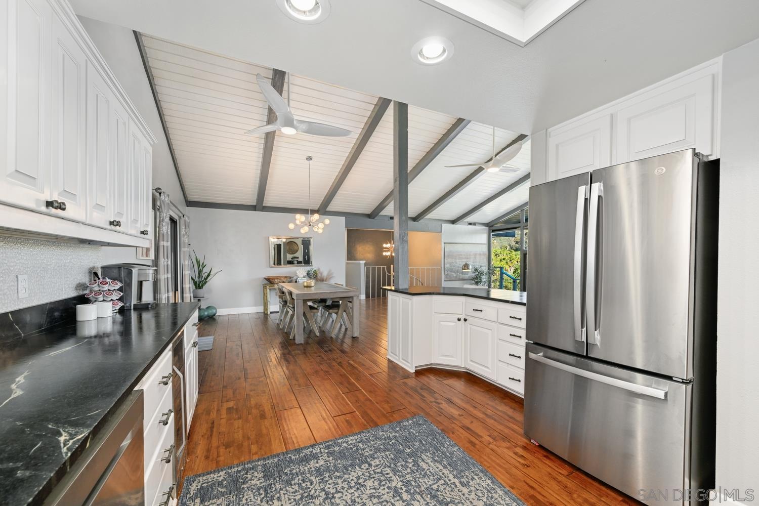 Detail Gallery Image 6 of 34 For 26138  Jesmond Dene Rd, Escondido,  CA 92026 - 3 Beds | 2/1 Baths