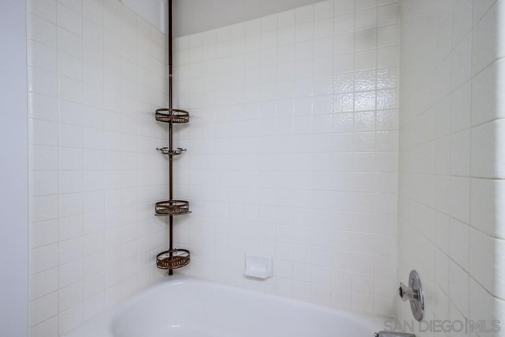 Detail Gallery Image 35 of 74 For 5359  Triple Crown Dr, Bonsall,  CA 92003 - 4 Beds | 2 Baths