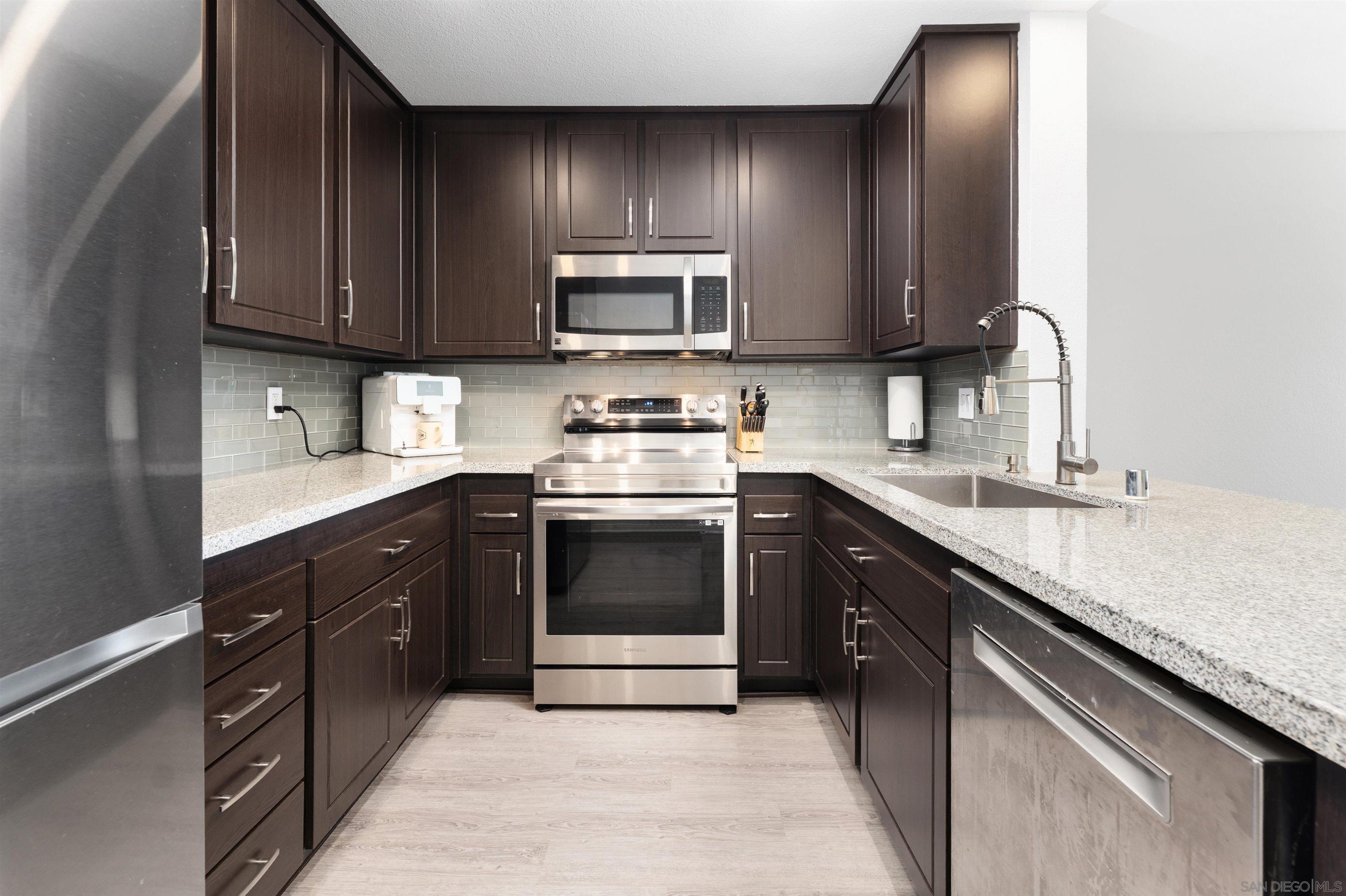 Detail Gallery Image 13 of 52 For 10425  Caminito Cuervo  #217,  San Diego,  CA 92108 - 2 Beds | 2 Baths