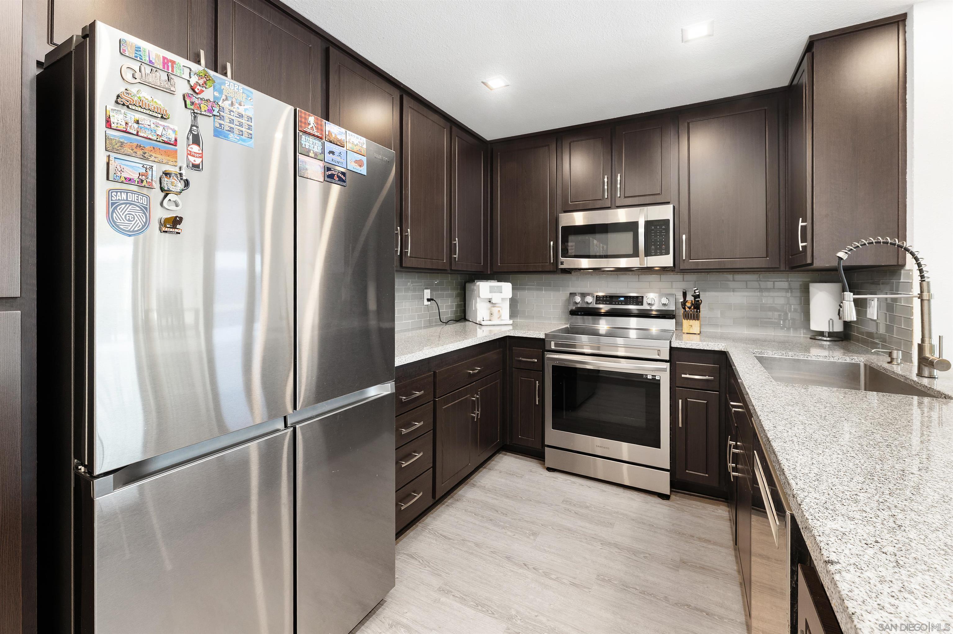 Detail Gallery Image 14 of 52 For 10425  Caminito Cuervo  #217,  San Diego,  CA 92108 - 2 Beds | 2 Baths