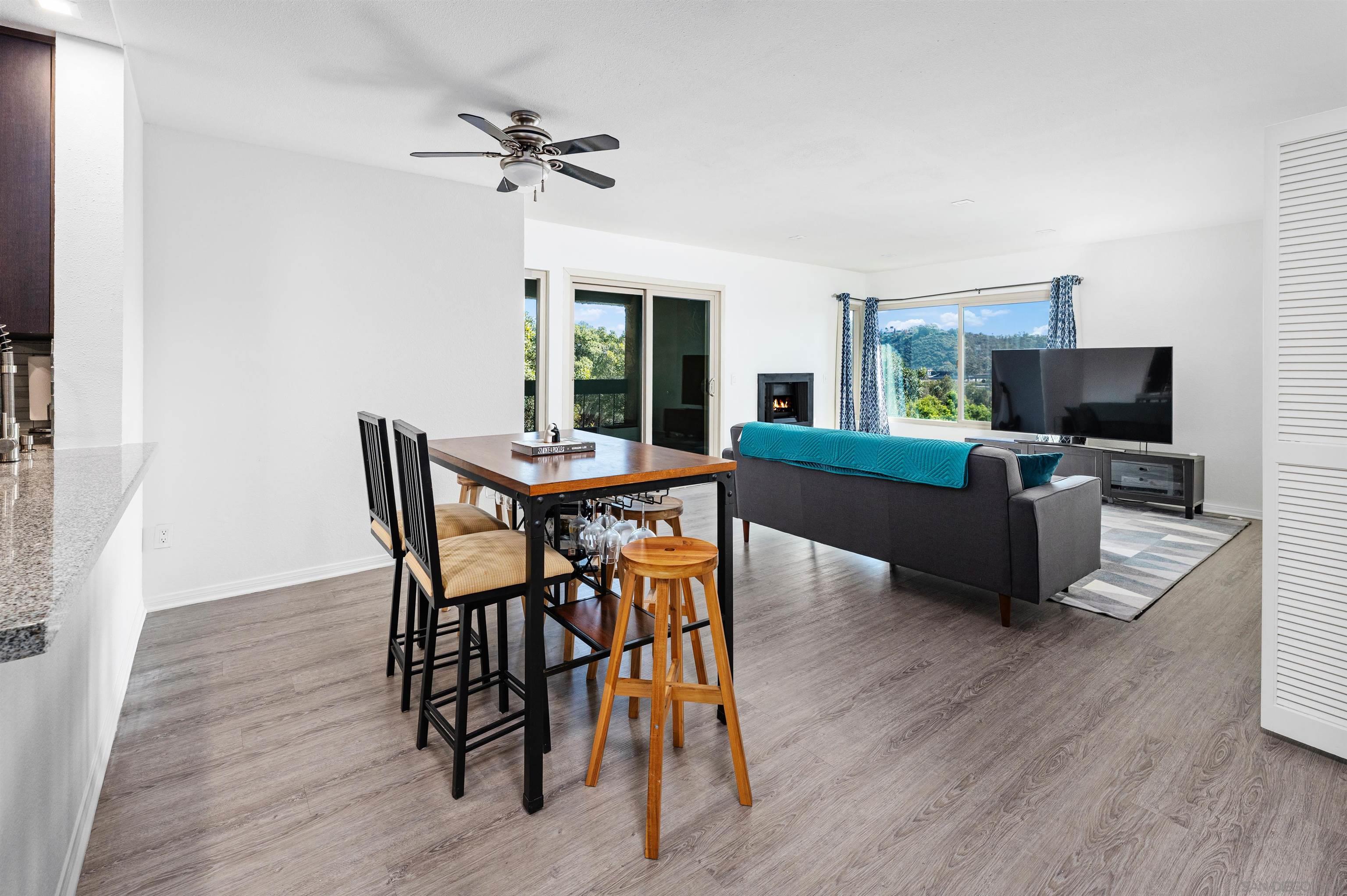 Detail Gallery Image 9 of 52 For 10425  Caminito Cuervo  #217,  San Diego,  CA 92108 - 2 Beds | 2 Baths