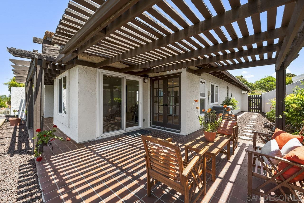 Detail Gallery Image 33 of 36 For 17676  Corte Sobrado, San Diego,  CA 92128 - 2 Beds | 2 Baths