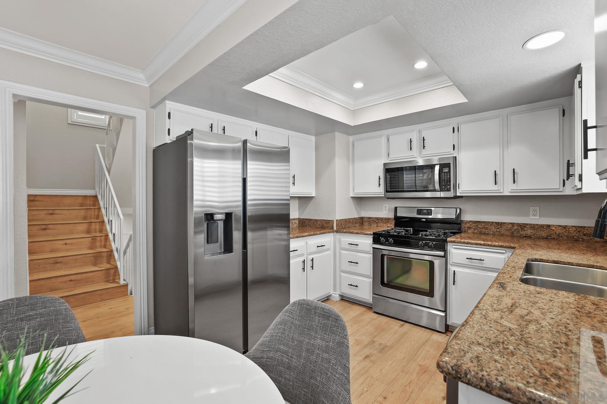 Front Image Thumbnail for SD2600549