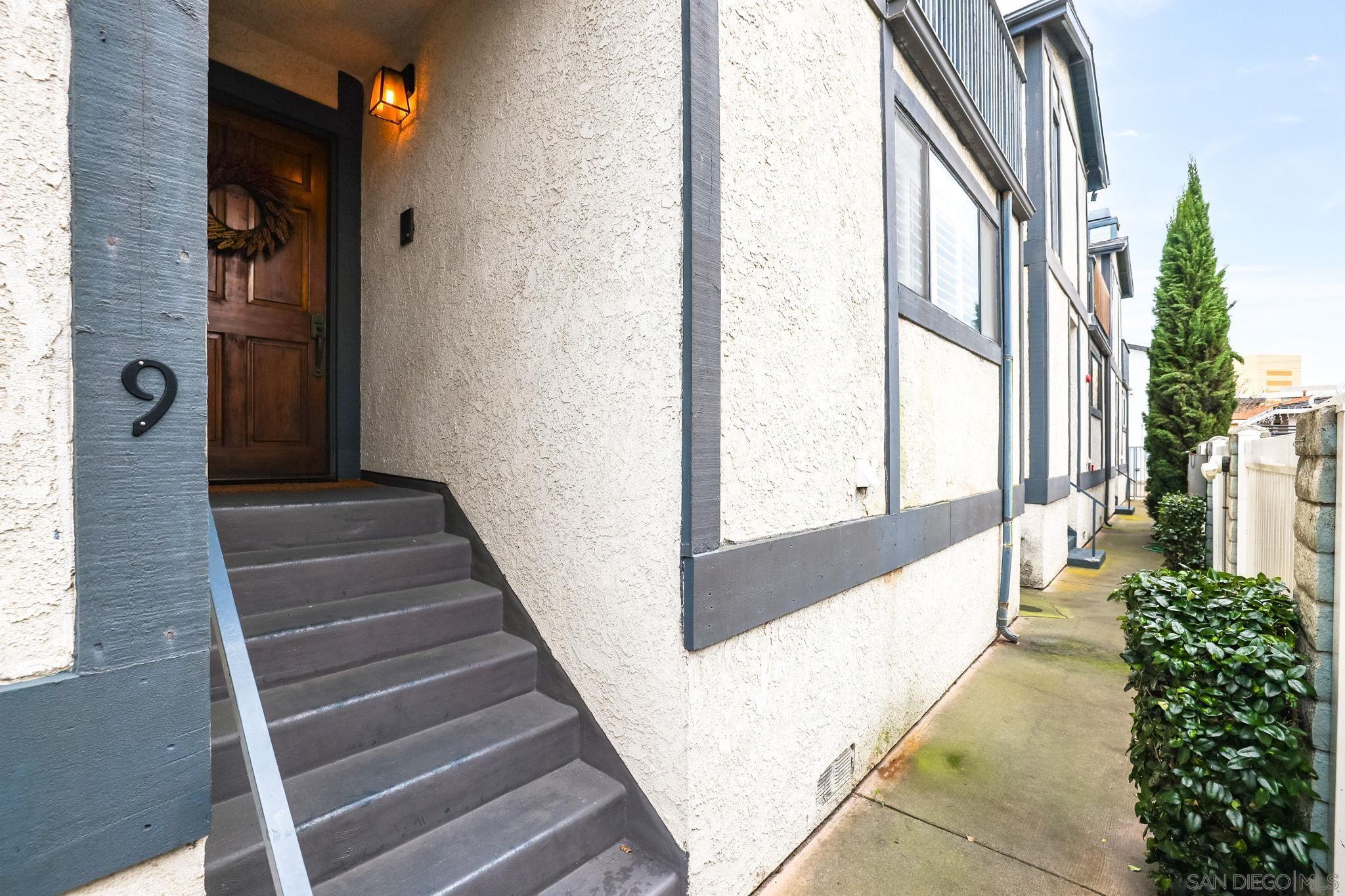 Detail Gallery Image 2 of 31 For 14927  Condon Ave  #9,  Lawndale,  CA 90260 - 3 Beds | 2/1 Baths