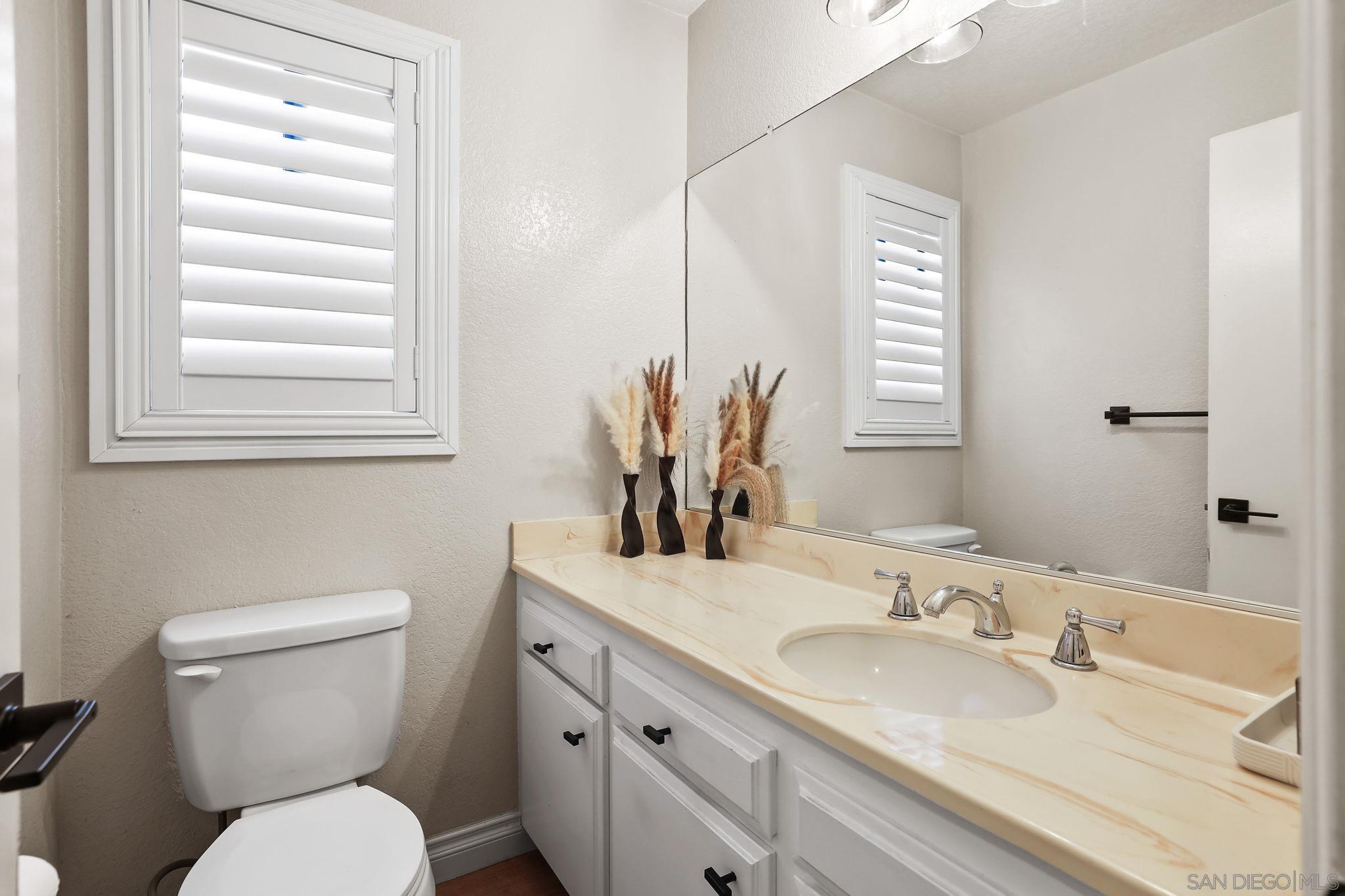 Detail Gallery Image 16 of 31 For 14927  Condon Ave  #9,  Lawndale,  CA 90260 - 3 Beds | 2/1 Baths