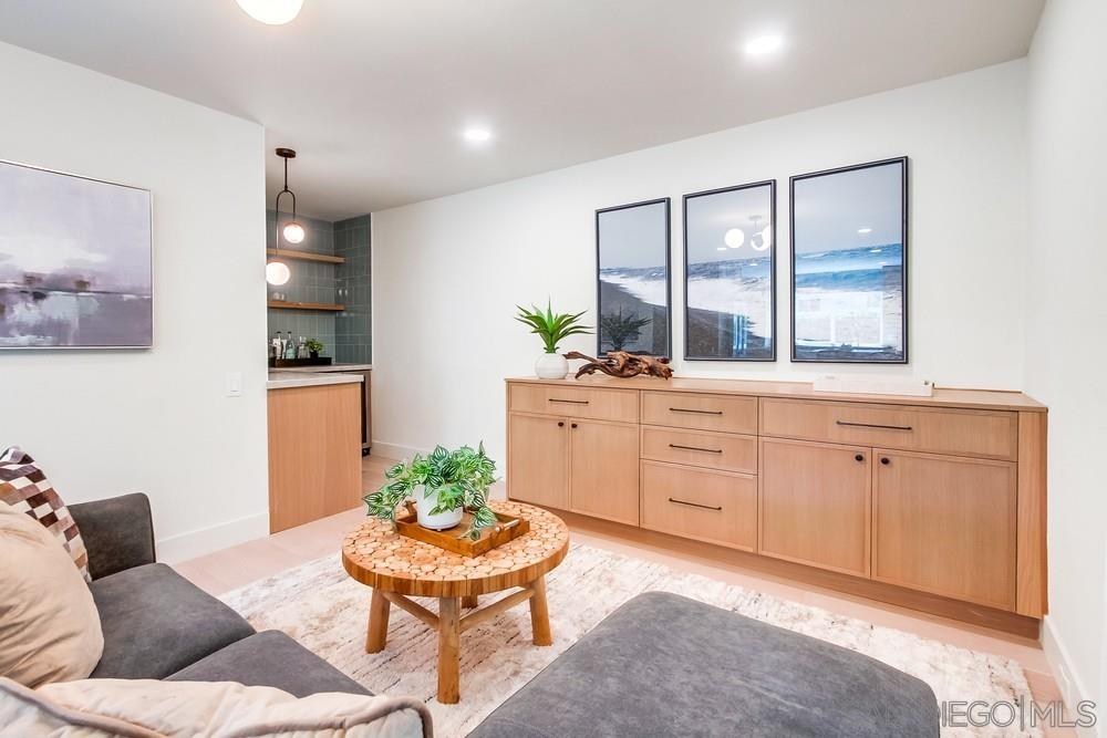 Detail Gallery Image 27 of 58 For 2223  Caminito Preciosa Sur, La Jolla,  CA 92037 - 5 Beds | 2/1 Baths