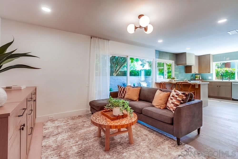 Detail Gallery Image 28 of 58 For 2223  Caminito Preciosa Sur, La Jolla,  CA 92037 - 5 Beds | 2/1 Baths