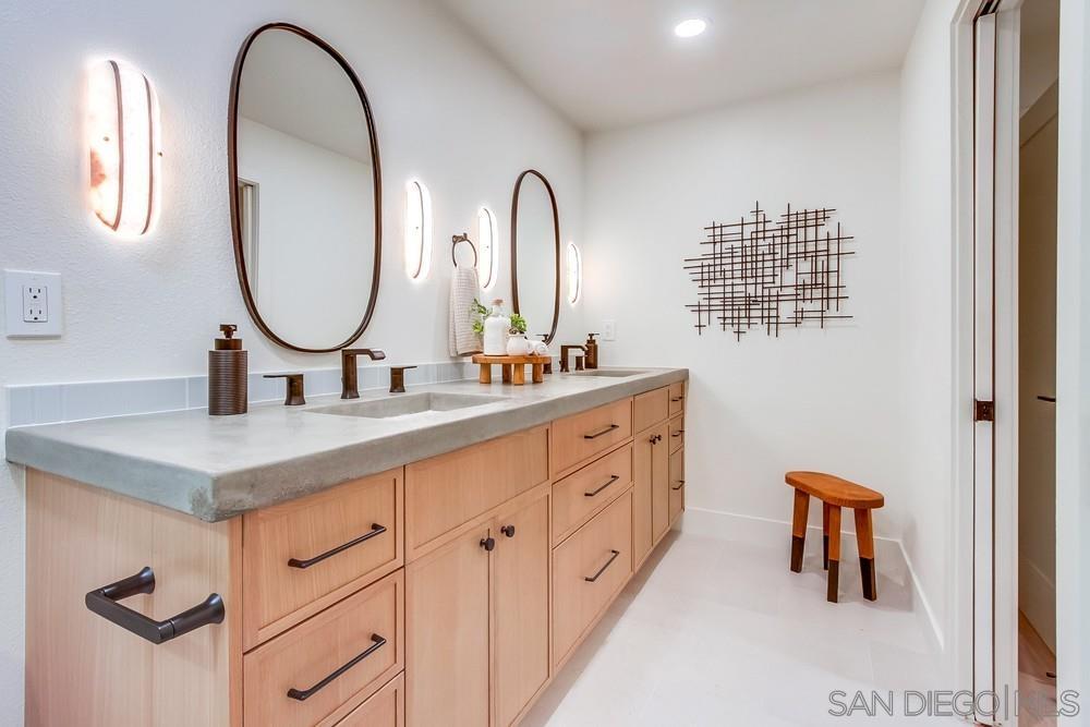 Detail Gallery Image 37 of 58 For 2223  Caminito Preciosa Sur, La Jolla,  CA 92037 - 5 Beds | 2/1 Baths