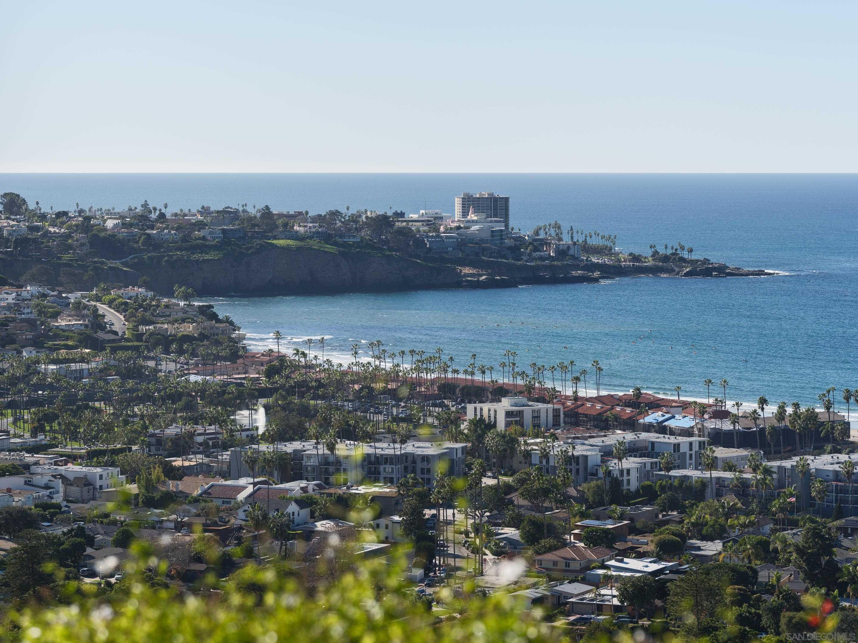 Detail Gallery Image 3 of 16 For 8330  Prestwick Dr., La Jolla,  CA 92037 - 3 Beds | 2/1 Baths