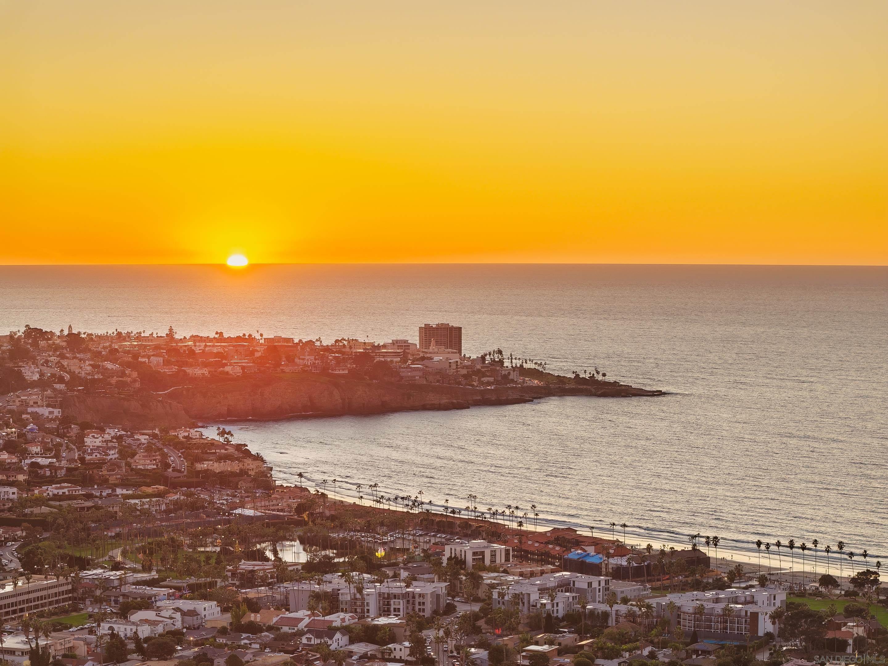 Detail Gallery Image 4 of 16 For 8330  Prestwick Dr., La Jolla,  CA 92037 - 3 Beds | 2/1 Baths