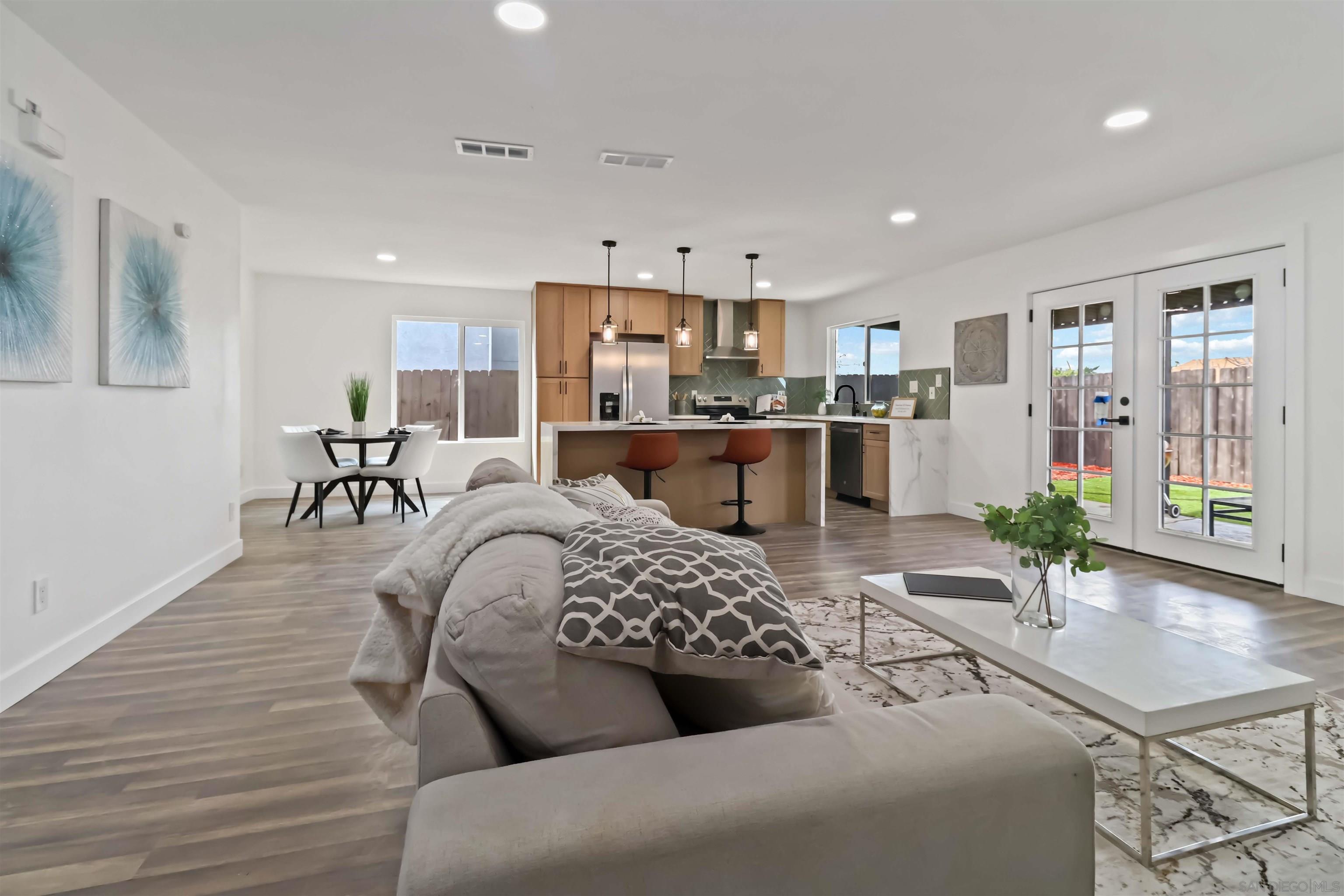 Detail Gallery Image 13 of 65 For 10902  Whippletree Ln., Spring Valley,  CA 91978 - 3 Beds | 2 Baths