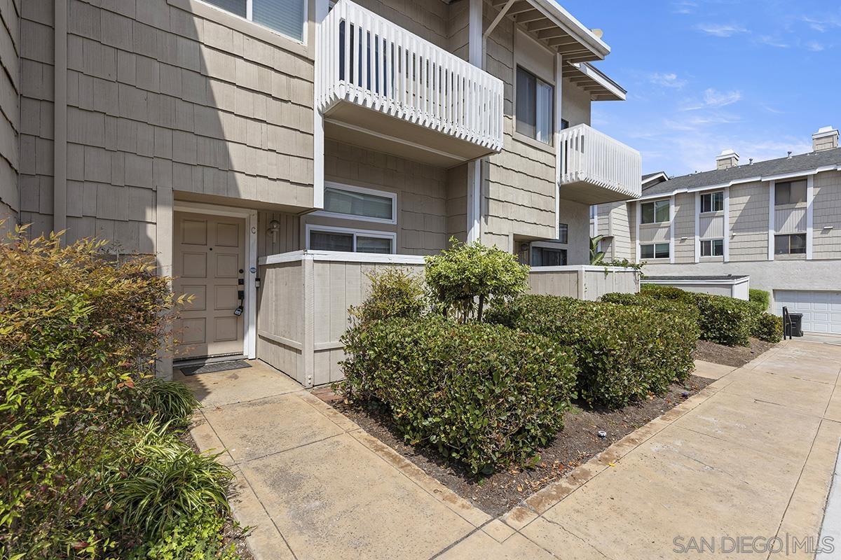 Detail Gallery Image 2 of 31 For 4028  Mahaila Ave  C, San Diego,  CA 92122 - 4 Beds | 2/1 Baths