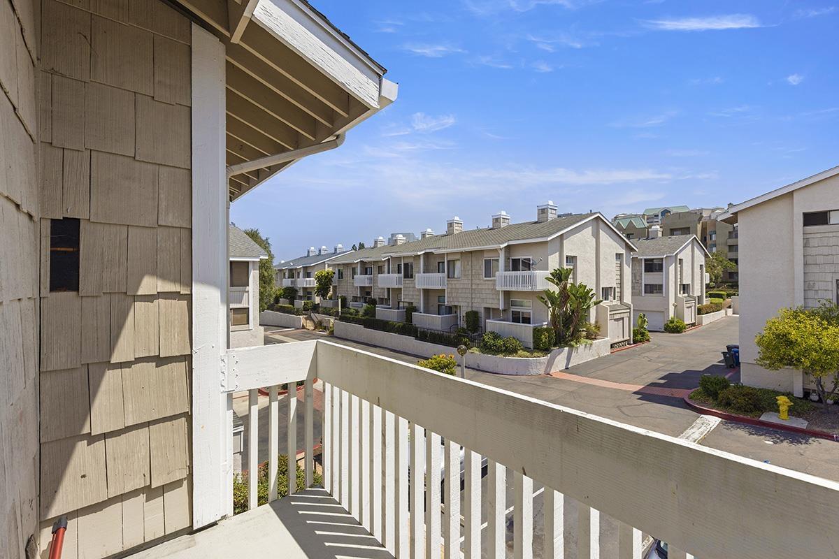 Detail Gallery Image 16 of 31 For 4028  Mahaila Ave  C, San Diego,  CA 92122 - 4 Beds | 2/1 Baths