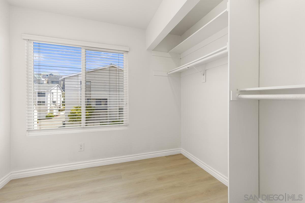 Detail Gallery Image 18 of 31 For 4028  Mahaila Ave  C, San Diego,  CA 92122 - 4 Beds | 2/1 Baths