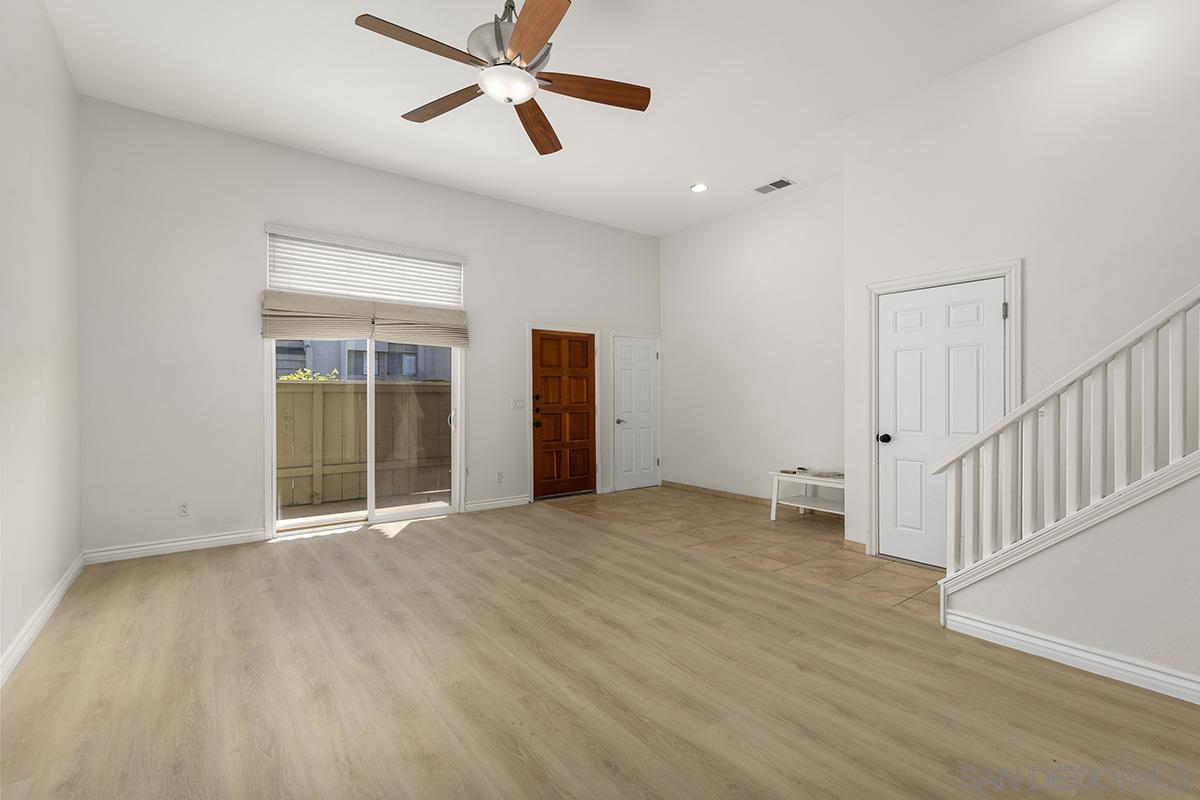 Detail Gallery Image 4 of 31 For 4028  Mahaila Ave  C, San Diego,  CA 92122 - 4 Beds | 2/1 Baths