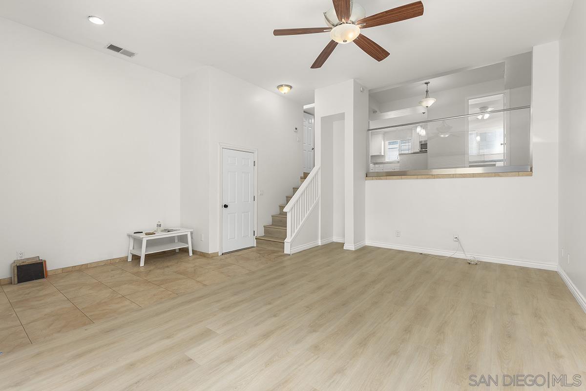 Detail Gallery Image 7 of 31 For 4028  Mahaila Ave  C, San Diego,  CA 92122 - 4 Beds | 2/1 Baths