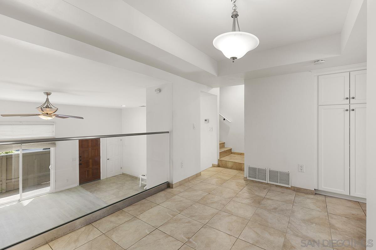 Detail Gallery Image 8 of 31 For 4028  Mahaila Ave  C, San Diego,  CA 92122 - 4 Beds | 2/1 Baths