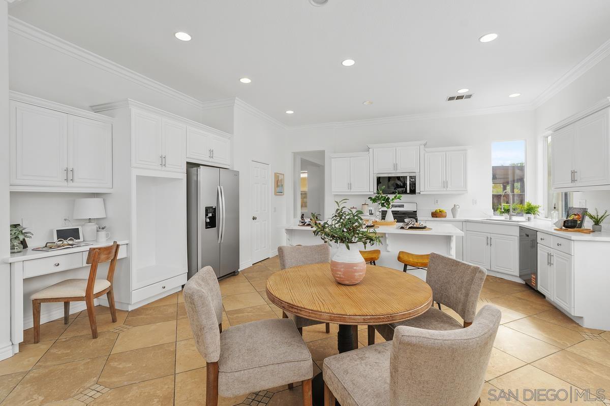 Detail Gallery Image 14 of 38 For 36079  Pansy St, Winchester,  CA 92596 - 6 Beds | 3/1 Baths