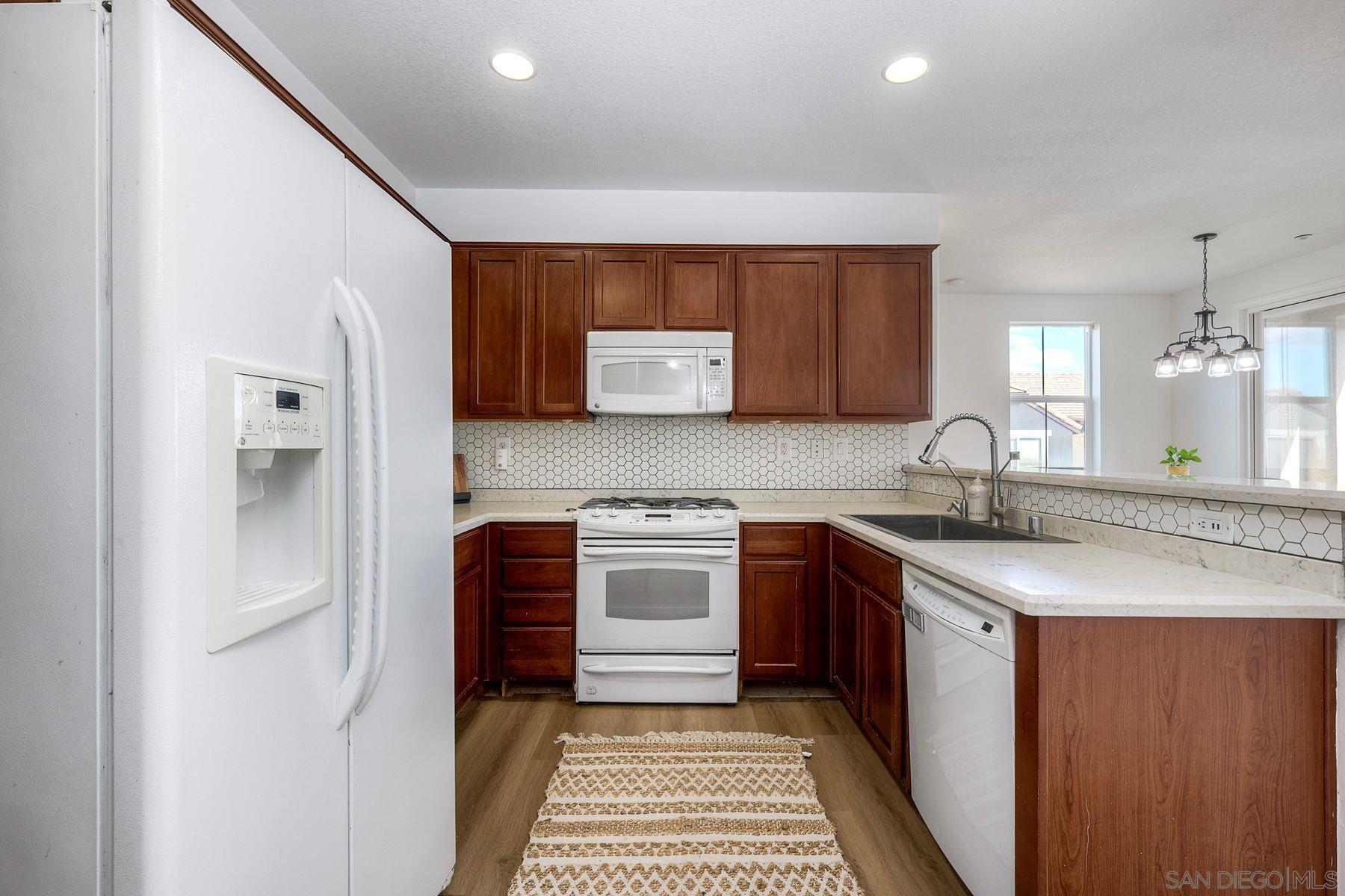 Detail Gallery Image 16 of 37 For 1801  Clare Ln, Santee,  CA 92071 - 2 Beds | 2/1 Baths