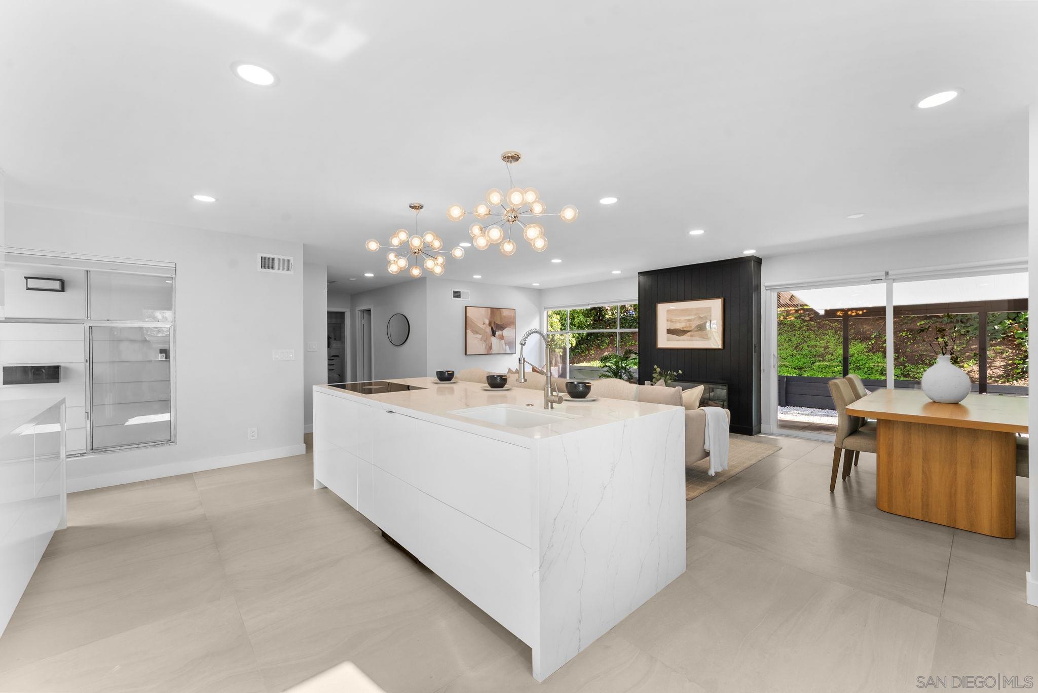 Detail Gallery Image 14 of 33 For 6725  Boulder Lake Ave, San Diego,  CA 92119 - 3 Beds | 2 Baths