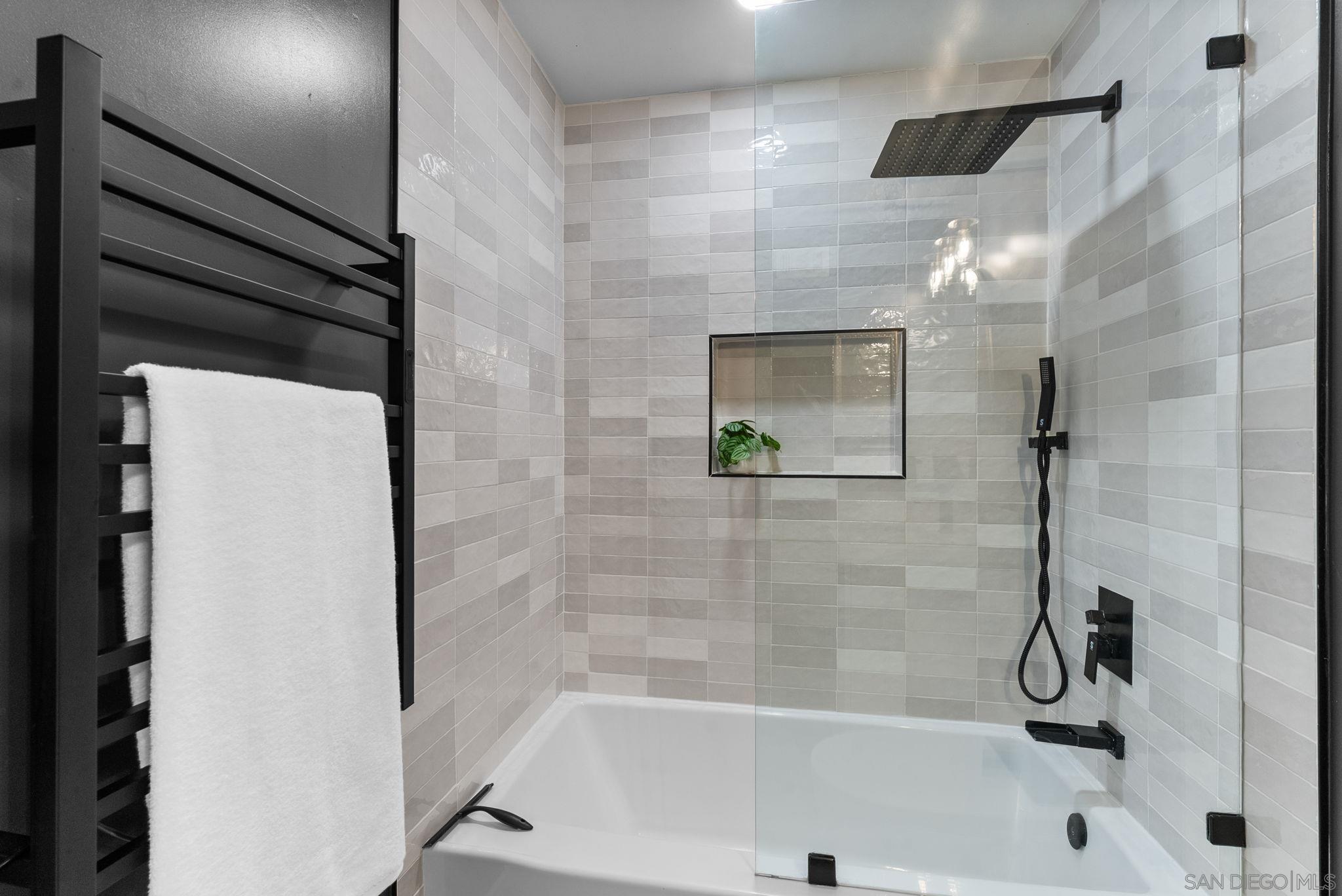 Detail Gallery Image 17 of 33 For 6725  Boulder Lake Ave, San Diego,  CA 92119 - 3 Beds | 2 Baths