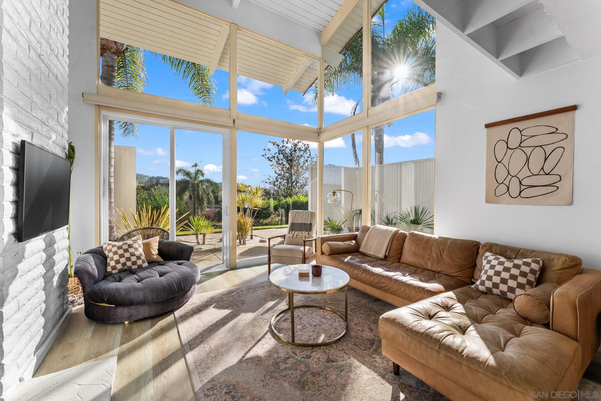 Detail Gallery Image 2 of 28 For 7087  Estrella De Mar  #D,  Carlsbad,  CA 92009 - 2 Beds | 2 Baths