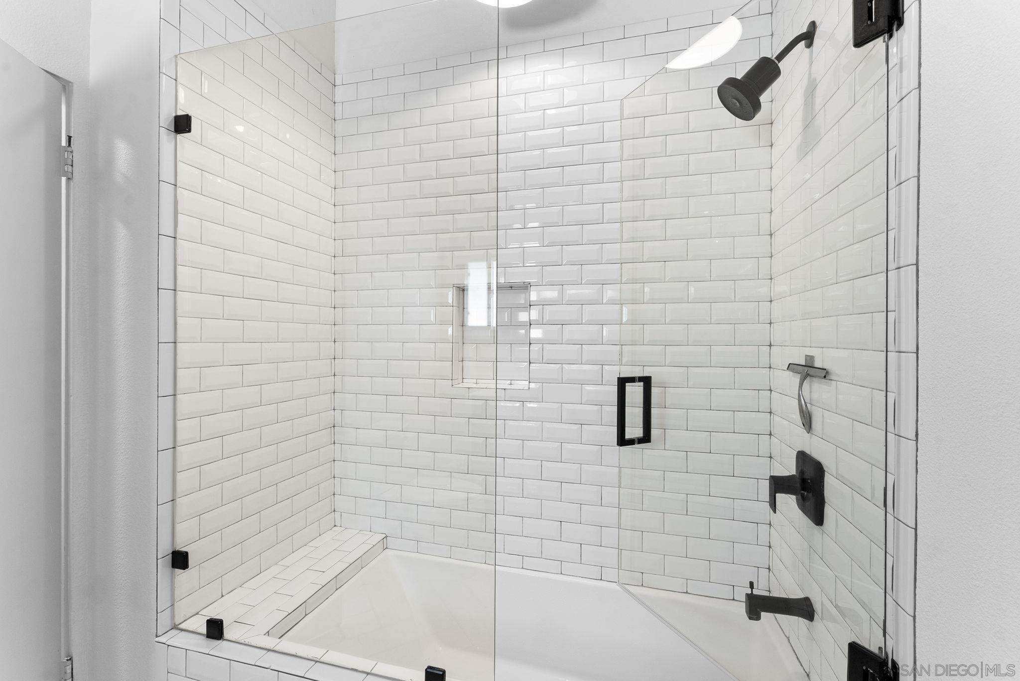 Detail Gallery Image 14 of 28 For 7087  Estrella De Mar  #D,  Carlsbad,  CA 92009 - 2 Beds | 2 Baths