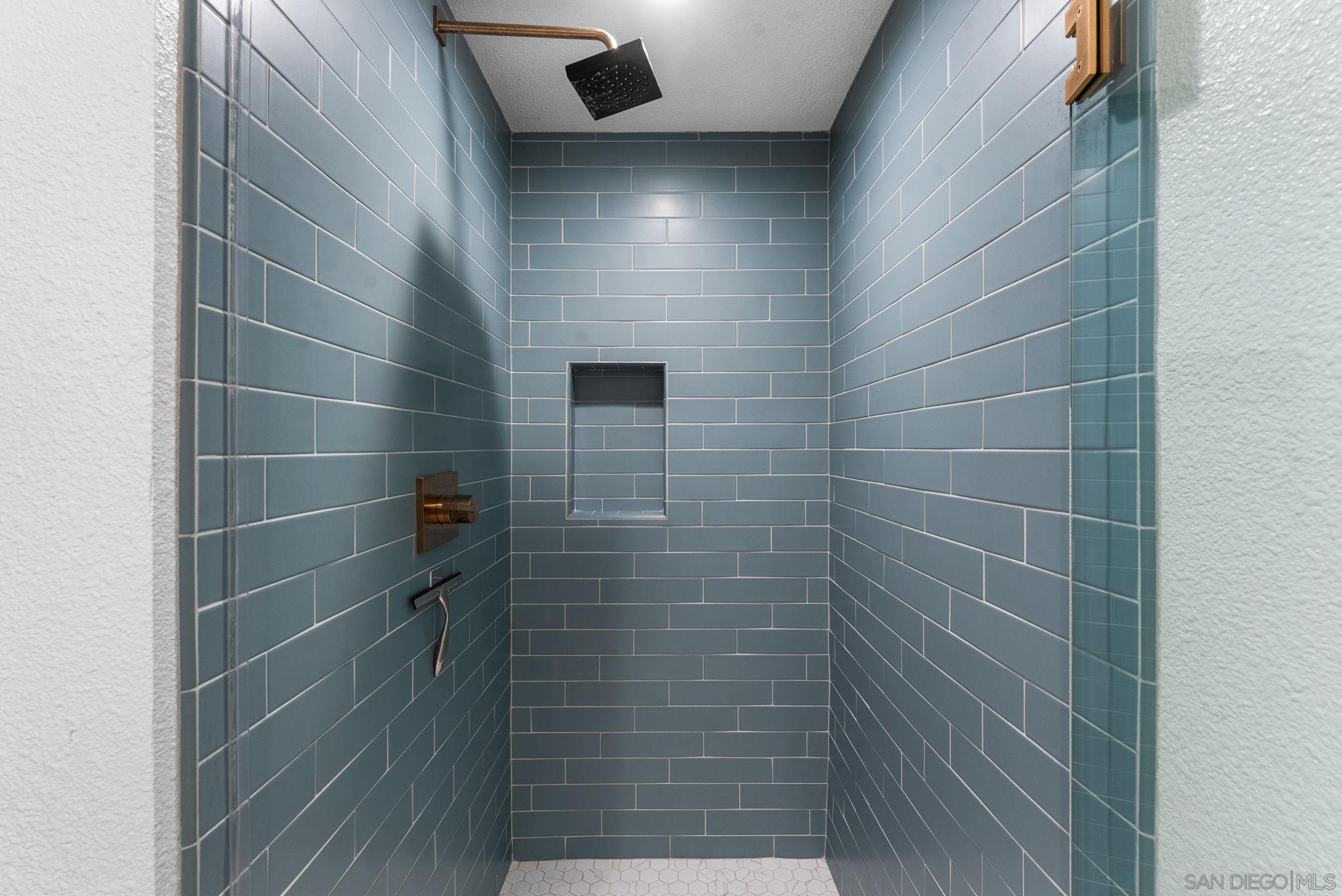 Detail Gallery Image 18 of 28 For 7087  Estrella De Mar  #D,  Carlsbad,  CA 92009 - 2 Beds | 2 Baths