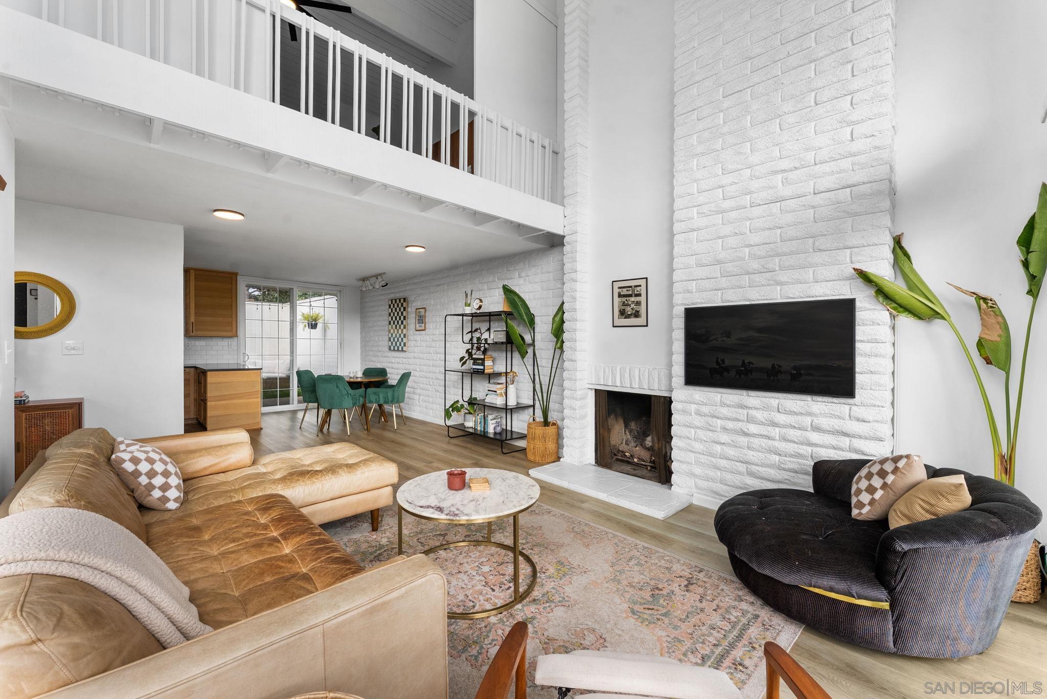 Detail Gallery Image 5 of 28 For 7087  Estrella De Mar  #D,  Carlsbad,  CA 92009 - 2 Beds | 2 Baths