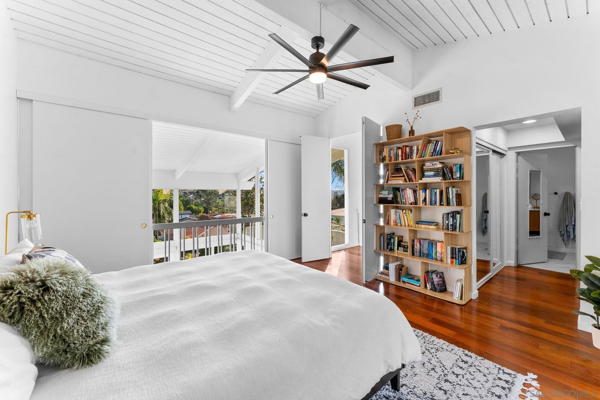 Detail Gallery Image 10 of 28 For 7087  Estrella De Mar  #D,  Carlsbad,  CA 92009 - 2 Beds | 2 Baths