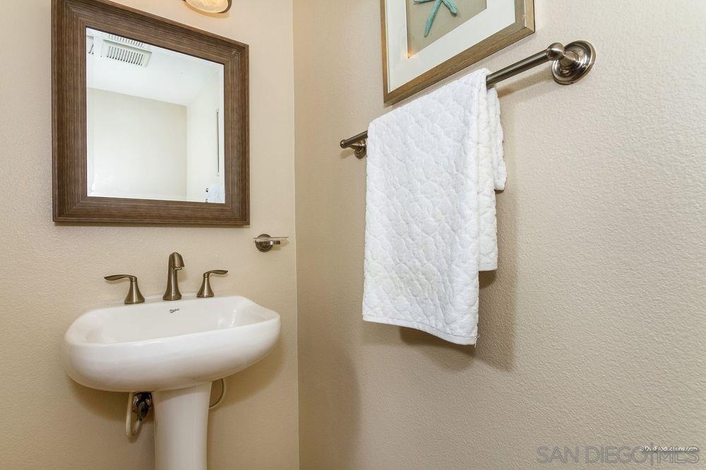 Detail Gallery Image 11 of 18 For 4037  Aidan Circle, Carlsbad,  CA 92008 - 4 Beds | 2/1 Baths