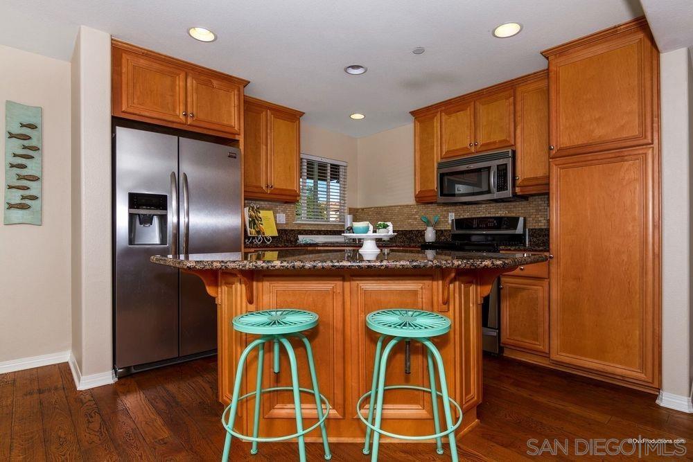 Detail Gallery Image 5 of 18 For 4037  Aidan Circle, Carlsbad,  CA 92008 - 4 Beds | 2/1 Baths